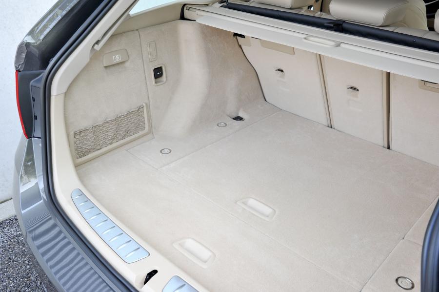  BMW 328i Touring Luxury 2012 года  (фото 53 из 200)